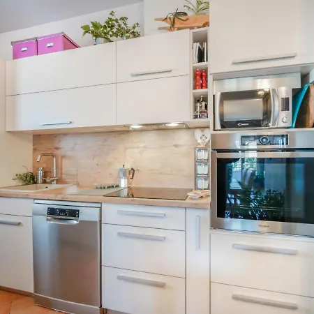 By Interhome